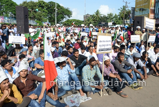 PFI stages huge protest against Attavar incident; demands action against culprits 1